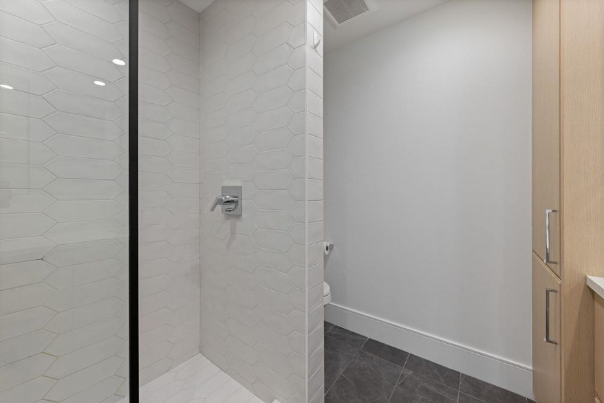 602 4685 Cambie Street