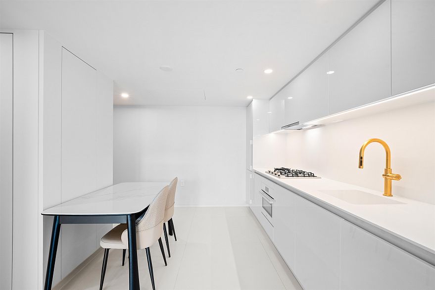 2201 1033 NELSON STREET, Vancouver BC V6E 0E5