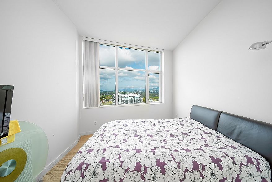 2207 4815 Eldorado Mews