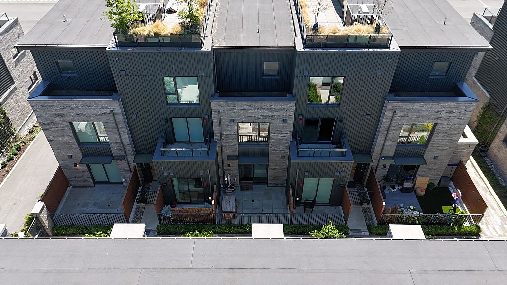 153 785 W 49th Avenue