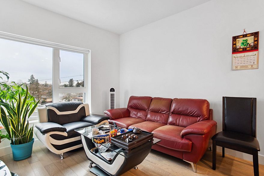 407 2666 Duke Street