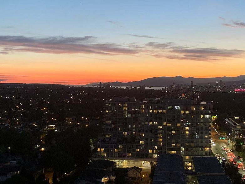 2207 4815 Eldorado Mews