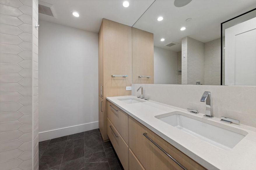 602 4685 Cambie Street