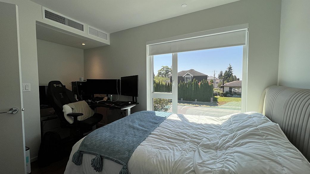 153 785 W 49th Avenue