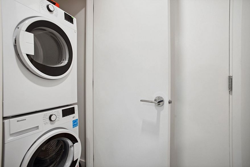 407 2666 Duke Street