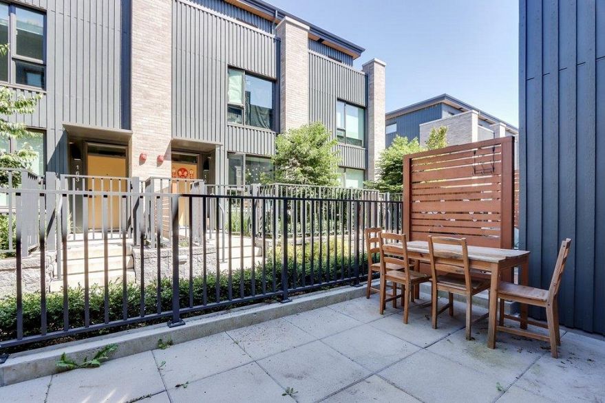 153 785 W 49th Avenue