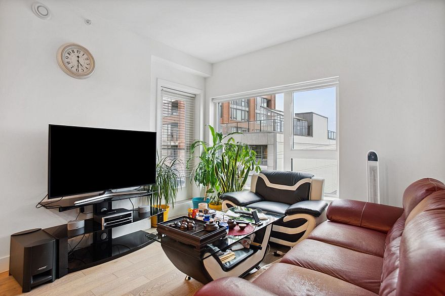 407 2666 Duke Street