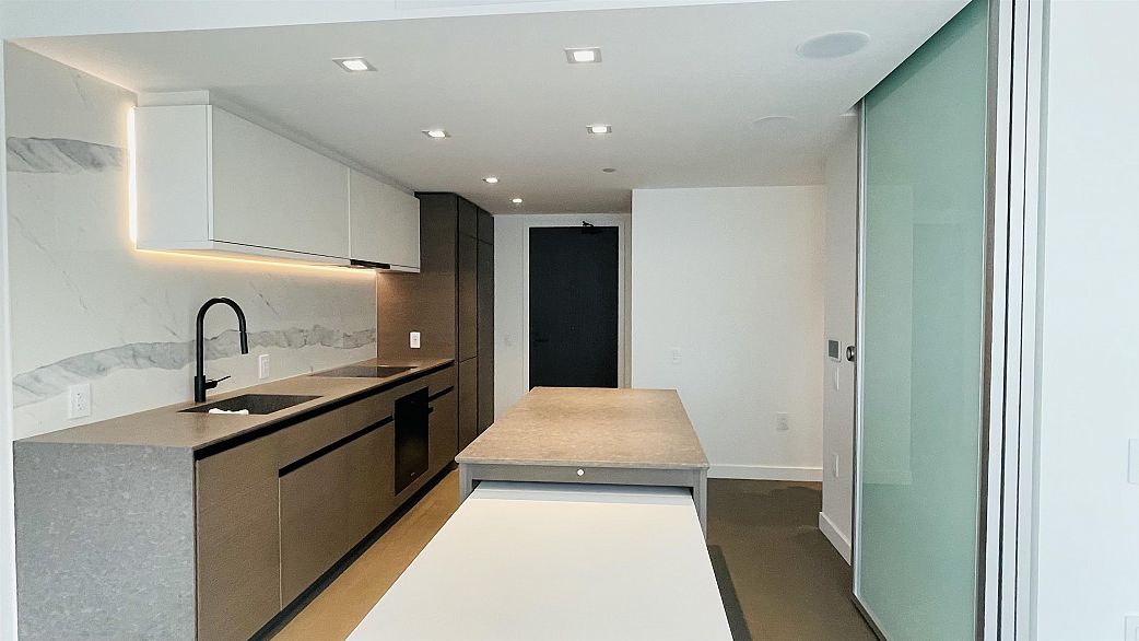 1604 620 Cardero Street