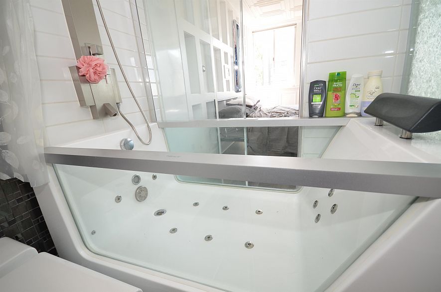 401 1250 Burnaby Street