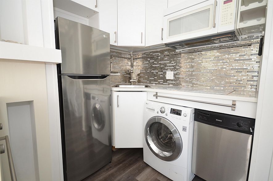 401 1250 Burnaby Street