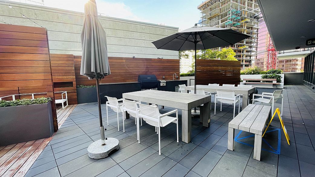 1604 620 Cardero Street