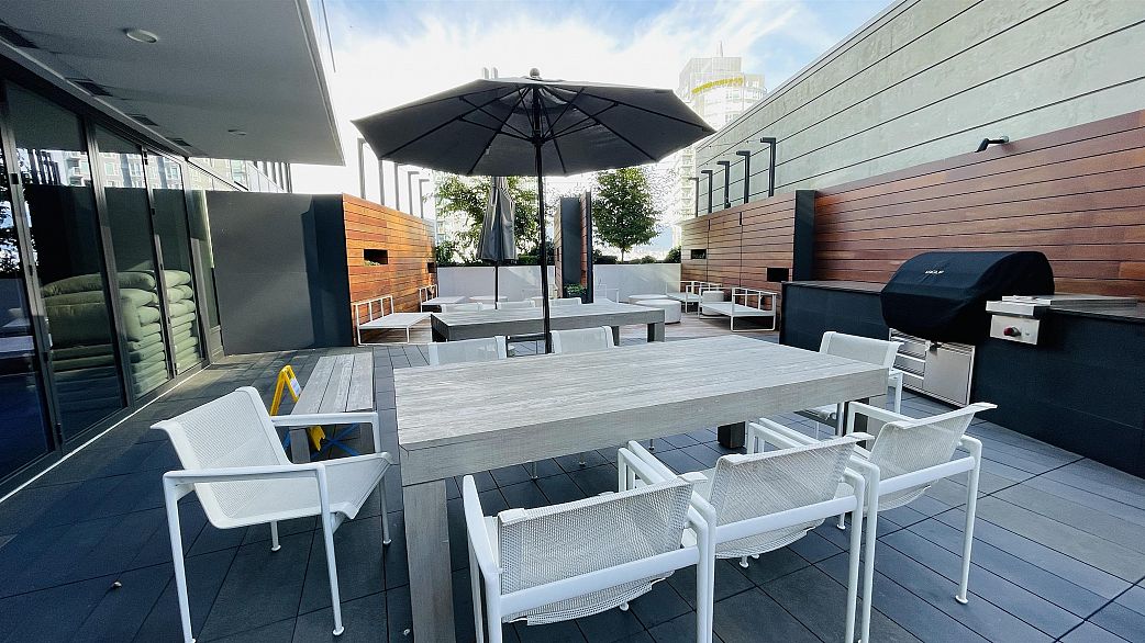 1604 620 Cardero Street