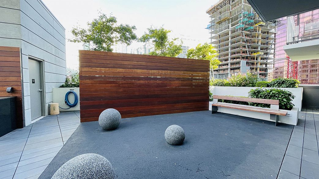 1604 620 Cardero Street