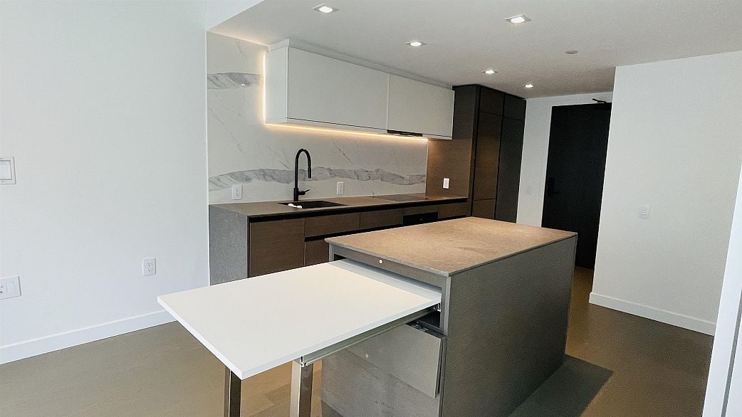 1604 620 Cardero Street