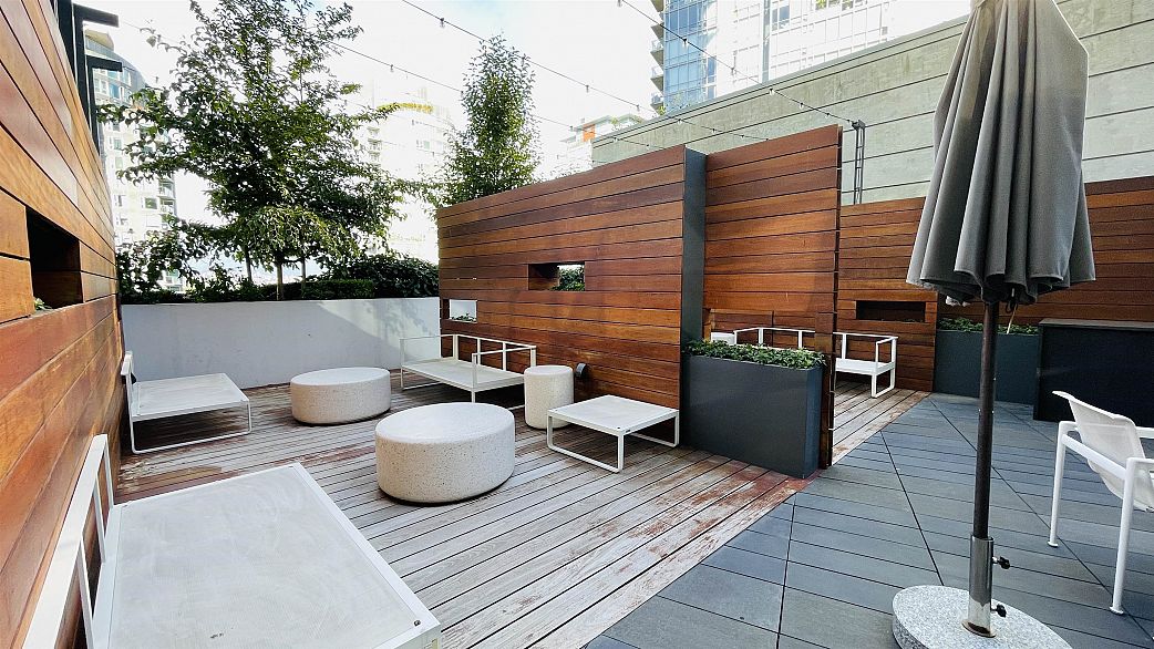 1604 620 Cardero Street