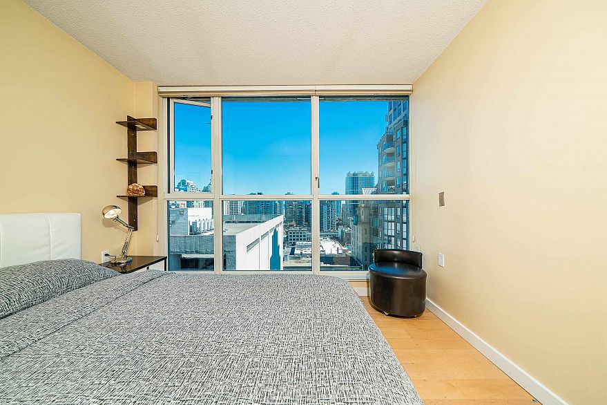 1509 1068 Hornby Street