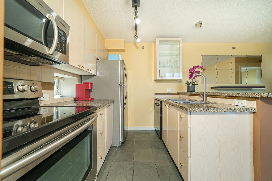 1509 1068 Hornby Street