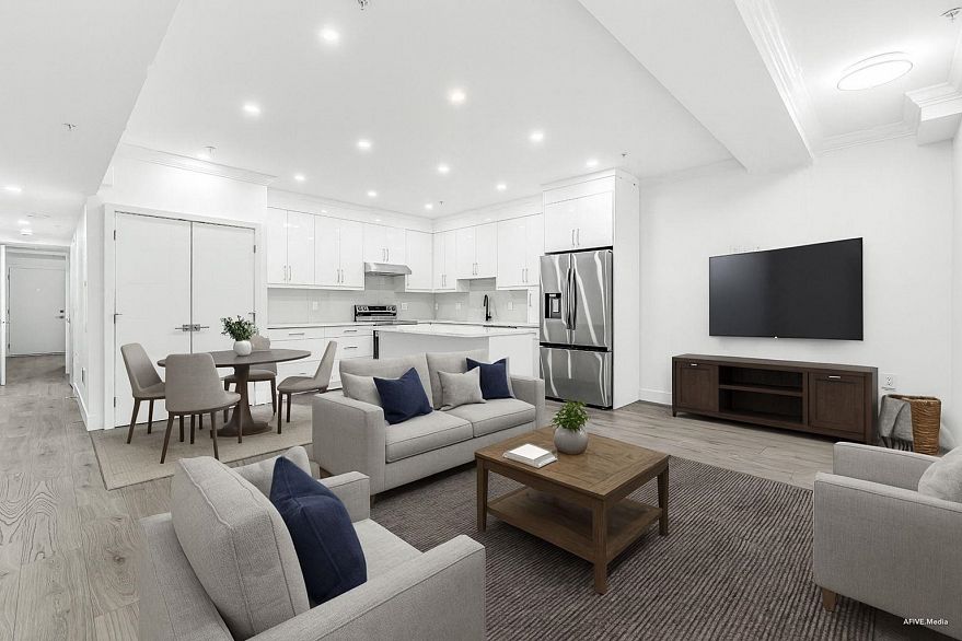 101 2122 E 32nd Avenue