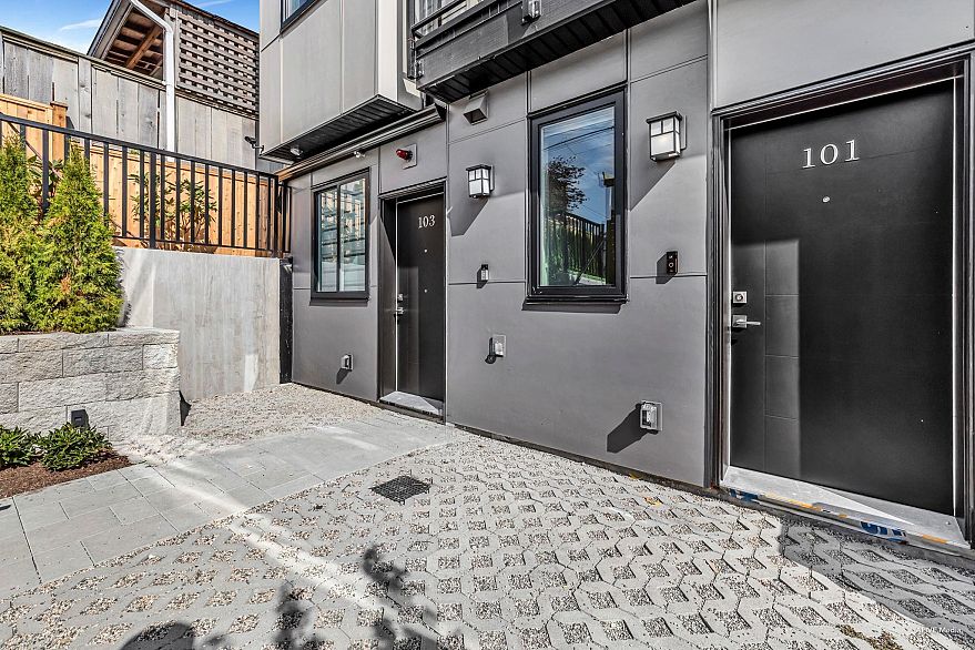 101 2122 E 32nd Avenue