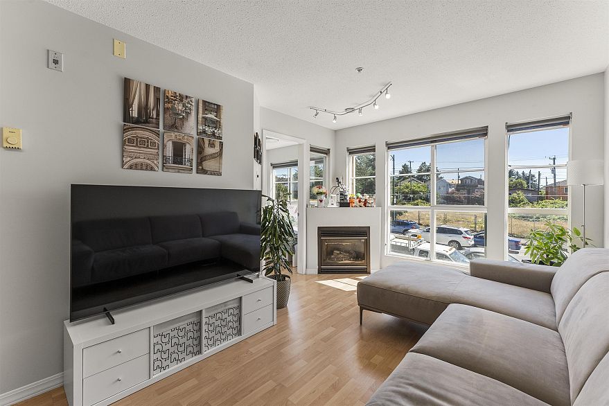 210 2973 Kingsway