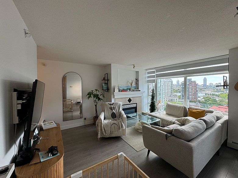 1708 198 Aquarius Mews