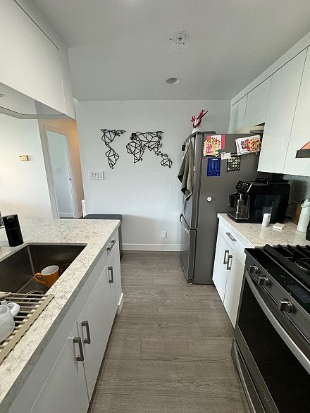 1708 198 Aquarius Mews