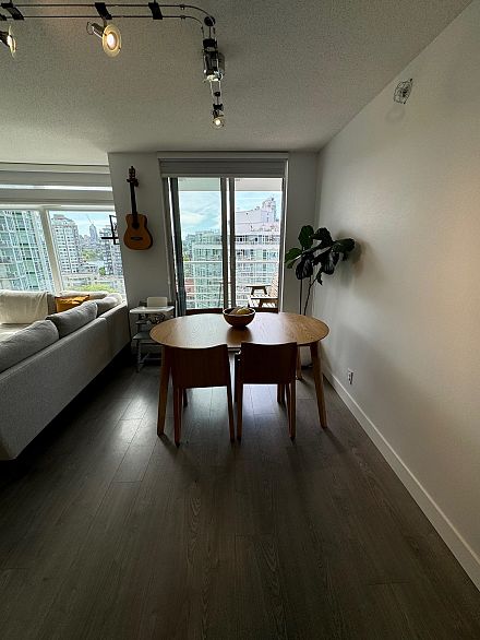 1708 198 Aquarius Mews