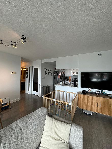 1708 198 Aquarius Mews