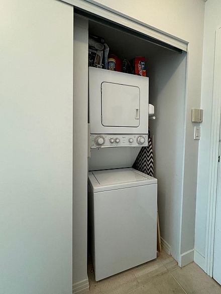 1708 198 Aquarius Mews