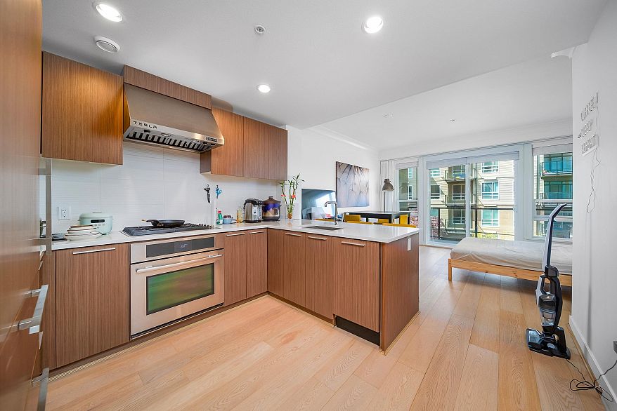 311 6033 Gray Avenue