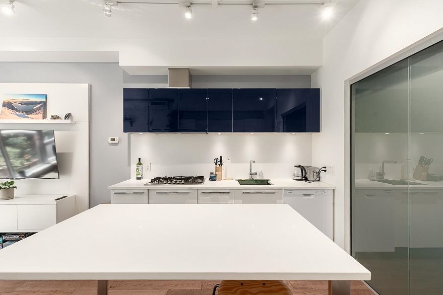 227 108 E 1st Avenue