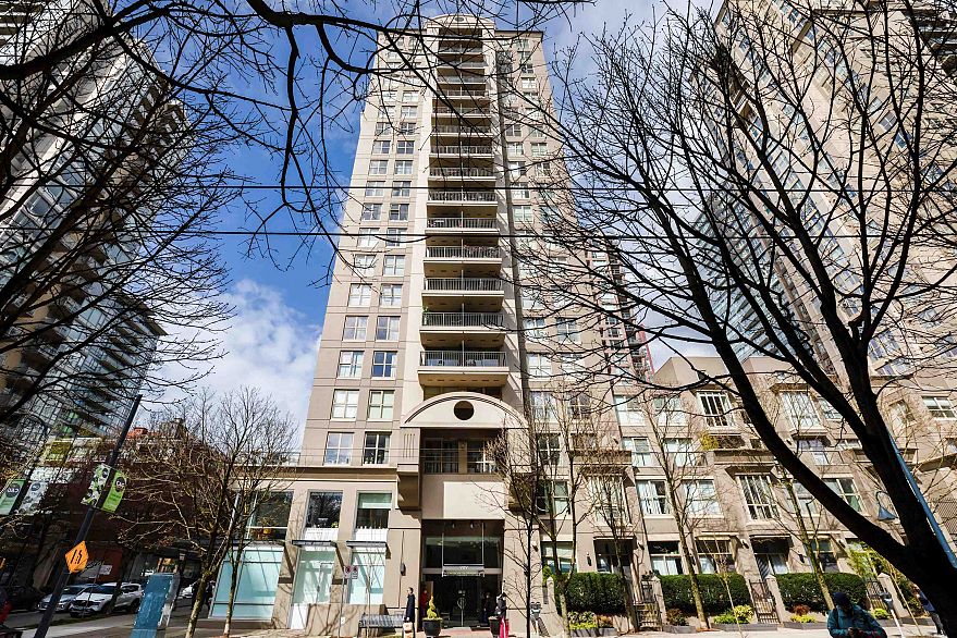 708 989 RICHARDS, Vancouver BC V6B 0L2
