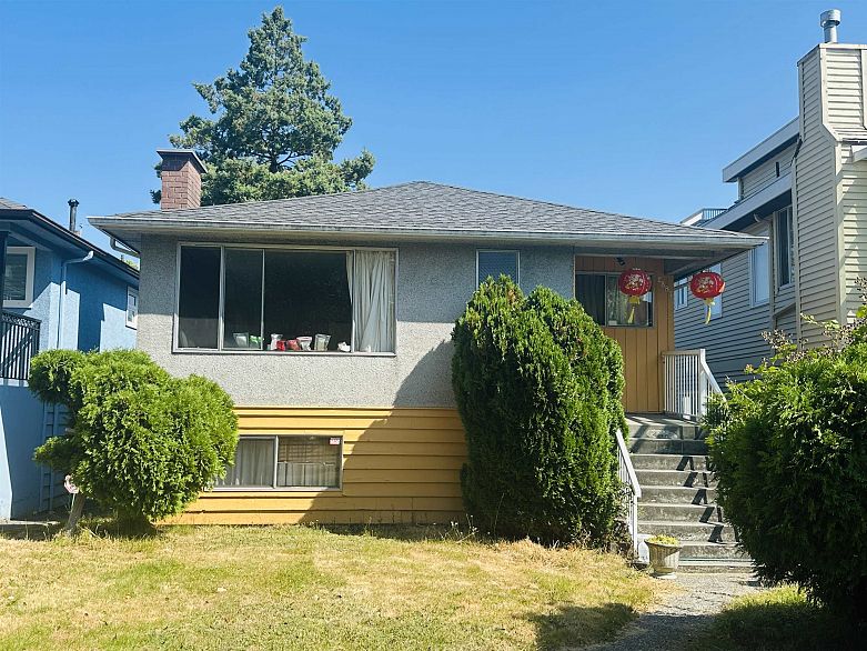 2887 W 24th Avenue