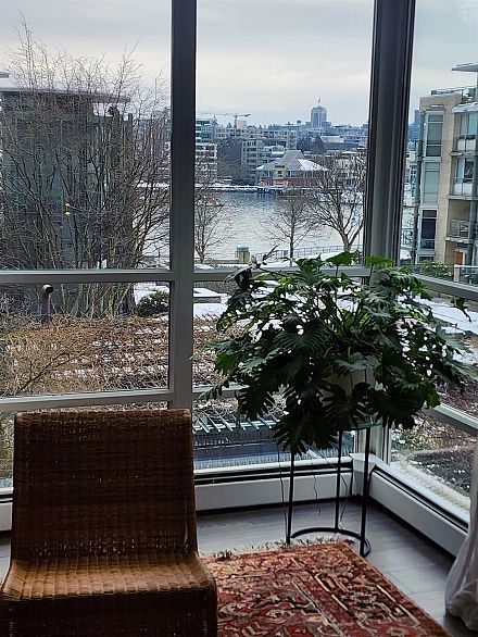 302 1228 Marinaside Crescent