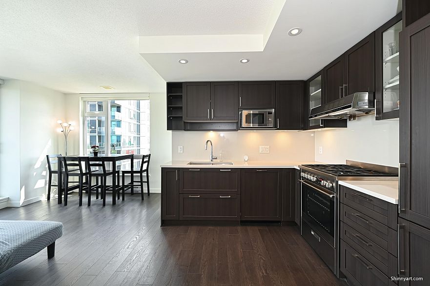 1902 5470 Ormidale Street