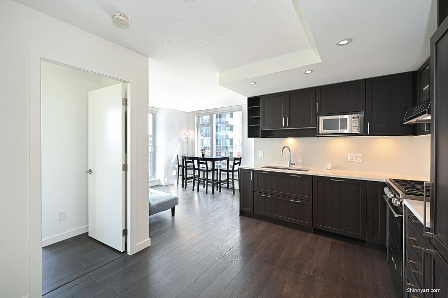 1902 5470 Ormidale Street