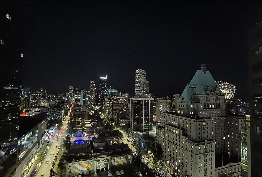 2405 667 Howe Street