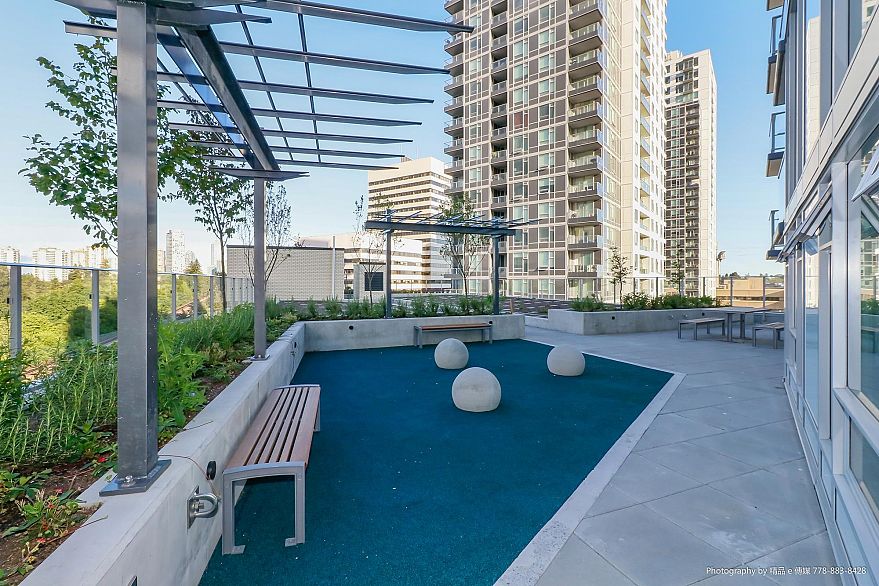 1902 5470 Ormidale Street