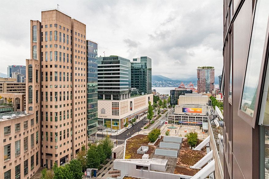 2201 233 Robson Street