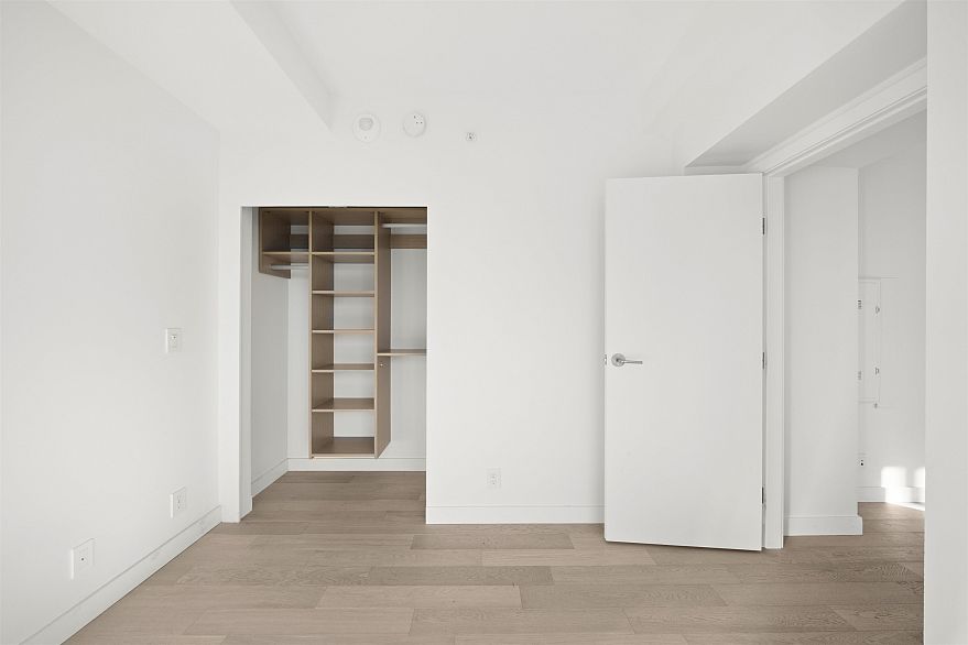 1907 1480 Howe Street