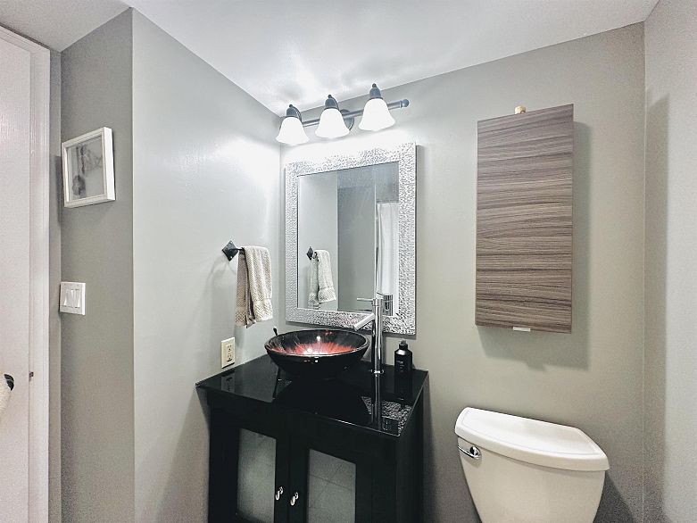 203 650 Moberly Road