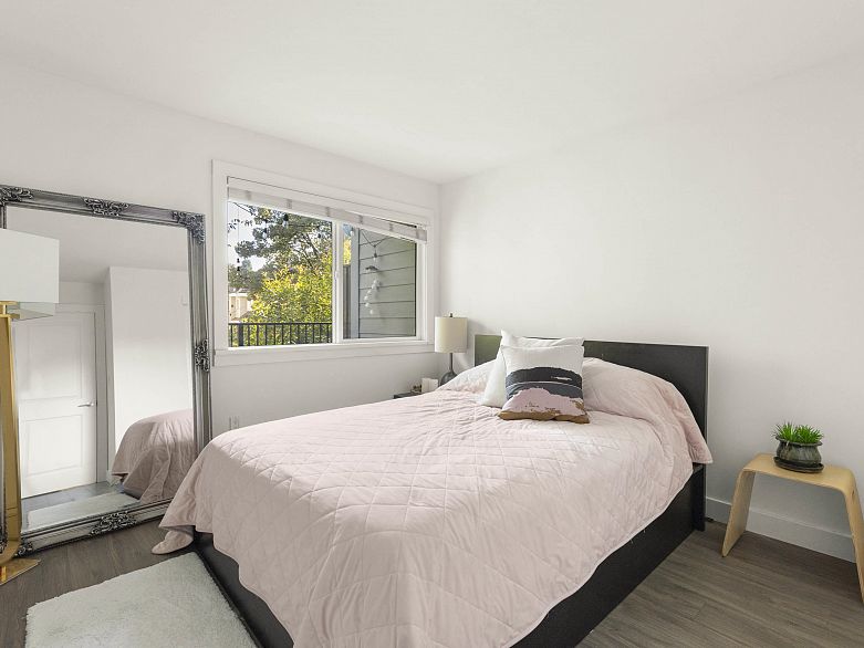 206 1365 E 7th Avenue