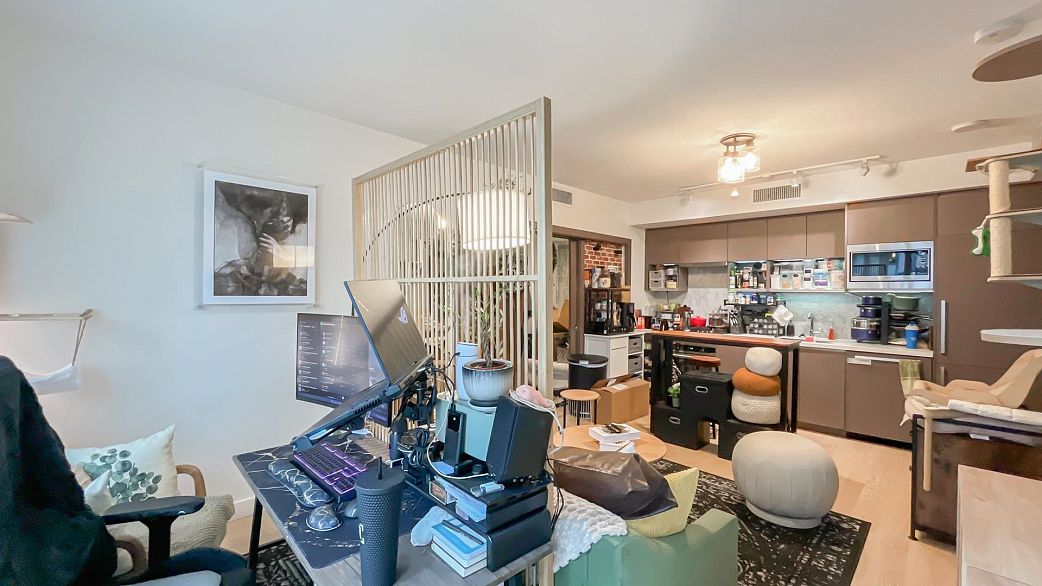 1205 68 Smithe Street