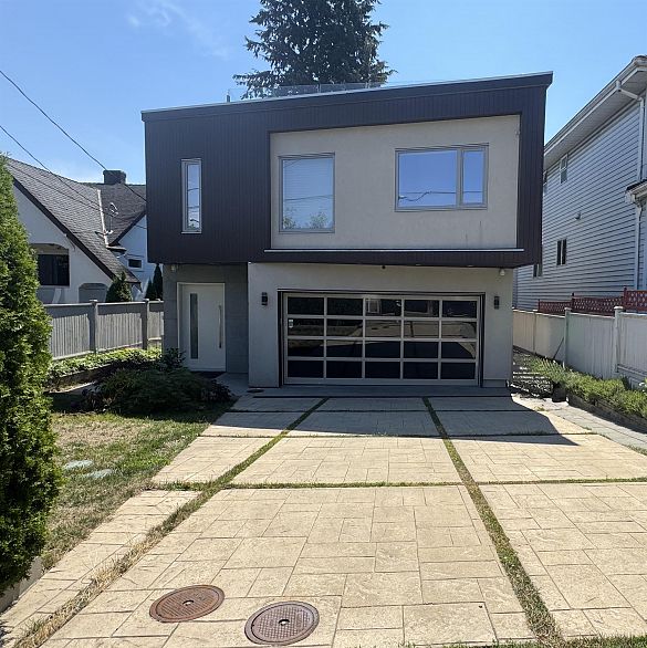 1076 Park Drive