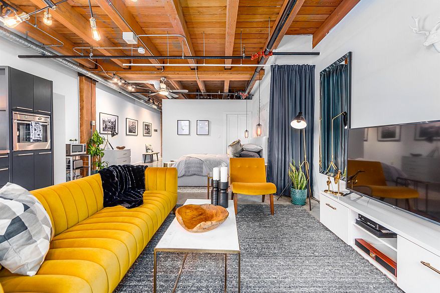 209 55 E Cordova Street