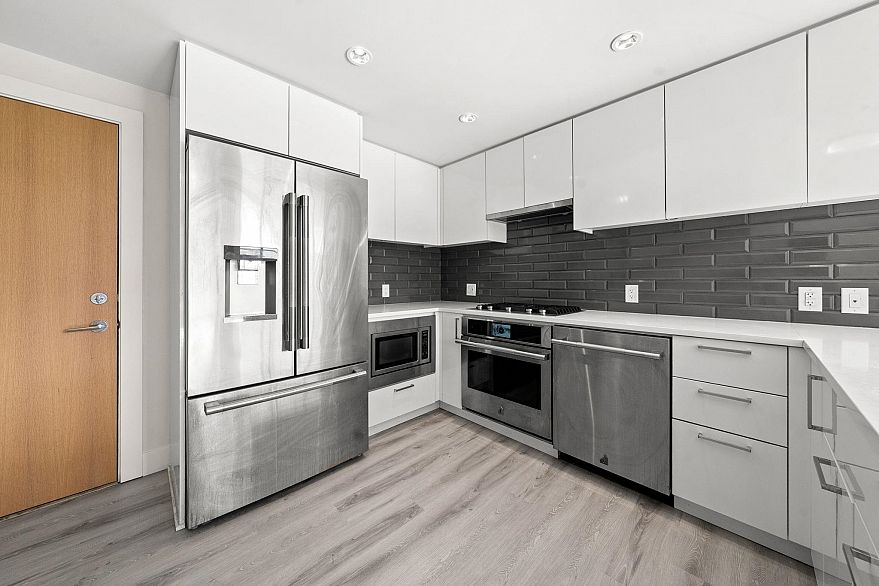 609 3451 Sawmill Crescent