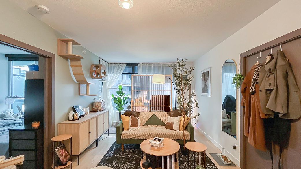 1205 68 Smithe Street