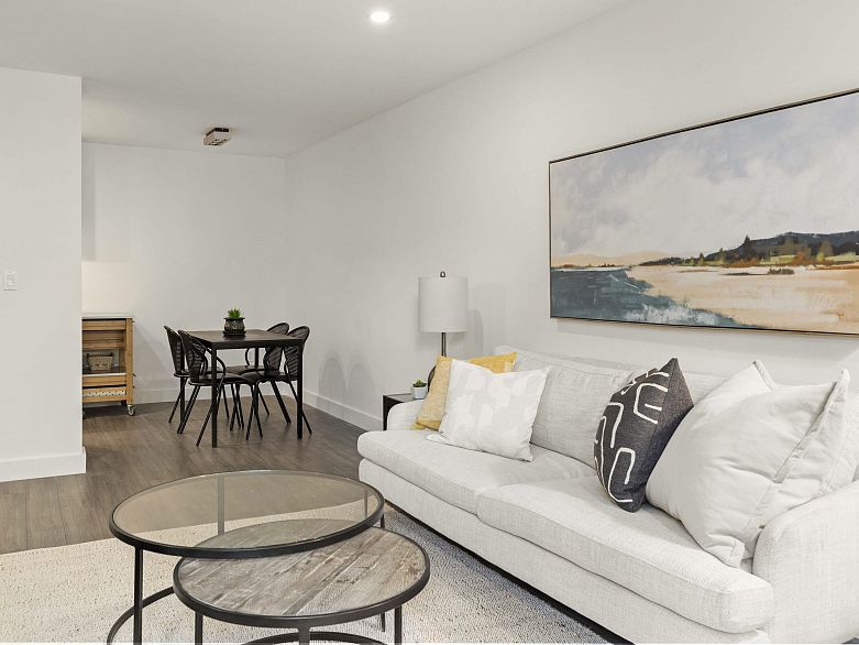 206 1365 E 7th Avenue