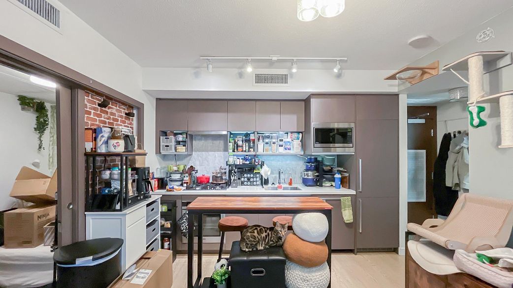 1205 68 Smithe Street