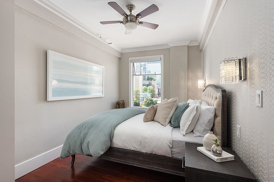 55 777 Burrard Street